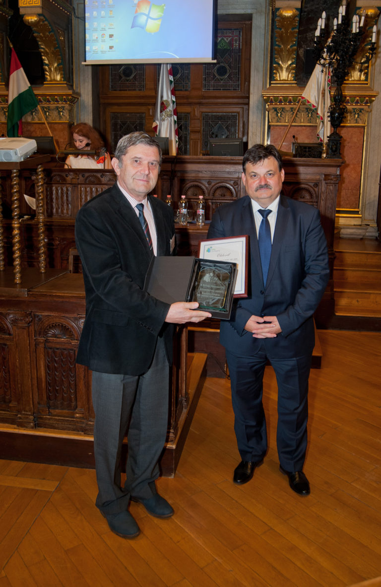 Takács Ferenc bizottsági elnök és Schmidt Jenő, a TÖOZ elnöke, Tab polgármestere