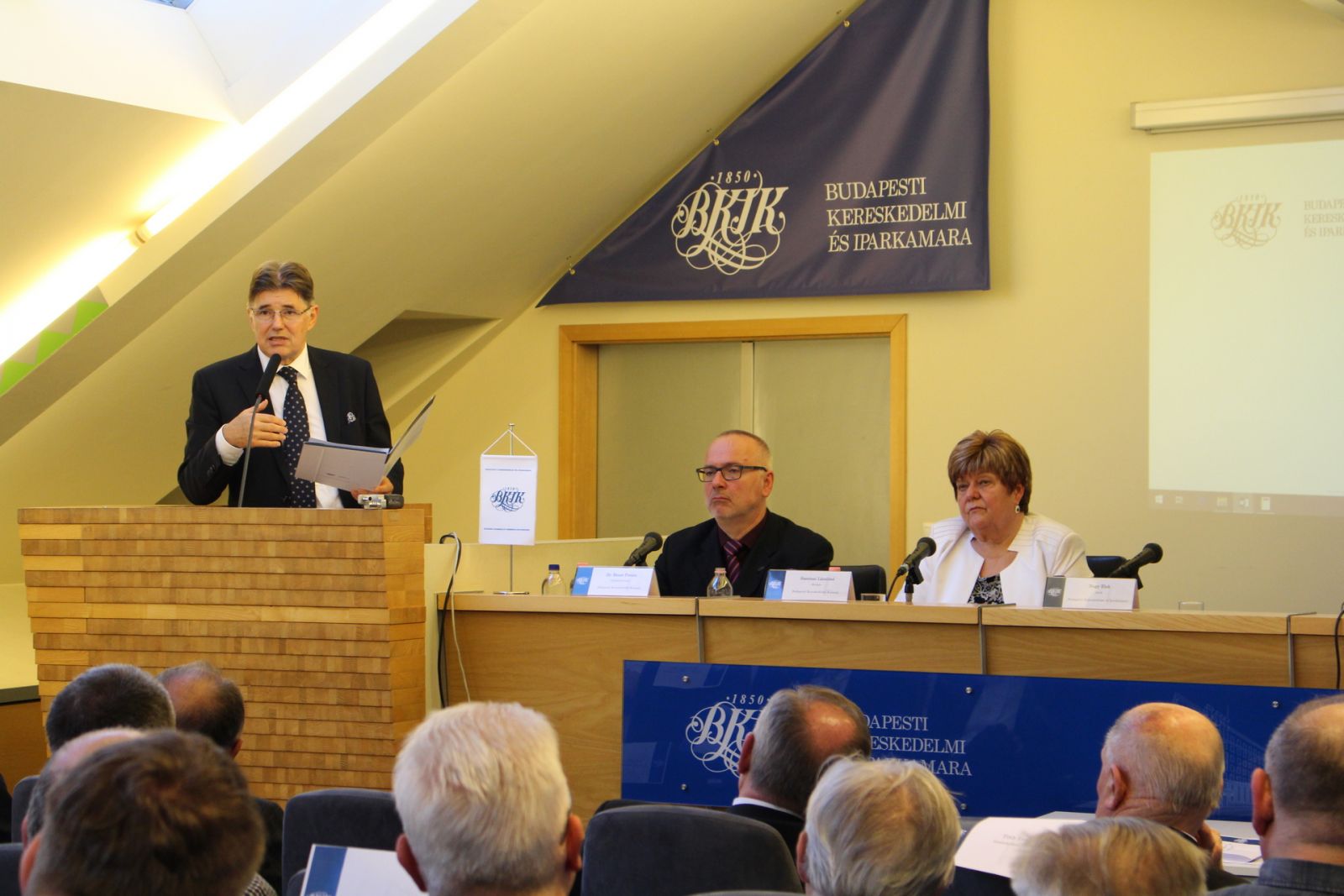 Pénzügyi válságkezelő program a BKIK-tól Nagy-elek. elnok-bkik