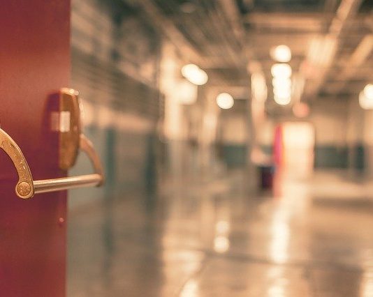 Feloldották a kórházi látogatási tilalmat Újra lehet látogatni kórházakban