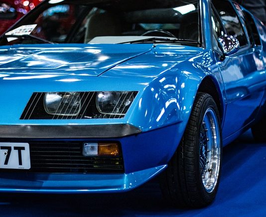 Franciaország milliárdos tervvel támogatja autógyártóit renault-elektromos autó