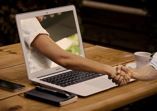 A koronavírus-járvány elhúzódásának nyertesei az online kereskedések Koronavírus- nyertes online kereskedések