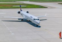 Repülővel érkezik az élelmiszer Nagy-Britanniába Élelmiszer érkezik Nagy Britanniába