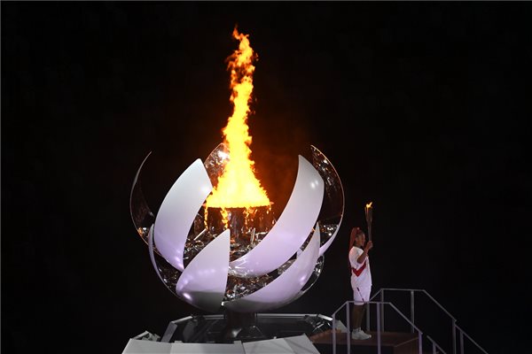 Tokió 2020: Olimpia-nyitóünnepség (MTI/Kovács Tamás)