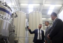 Új KAP-stratégia: fenntarthatóság és a magyar gazdák érdekei együtt Lombtrágya és növénykondicionáló üzemet adtak át Beszterecen (Fotó: Vajda Bence/MT)